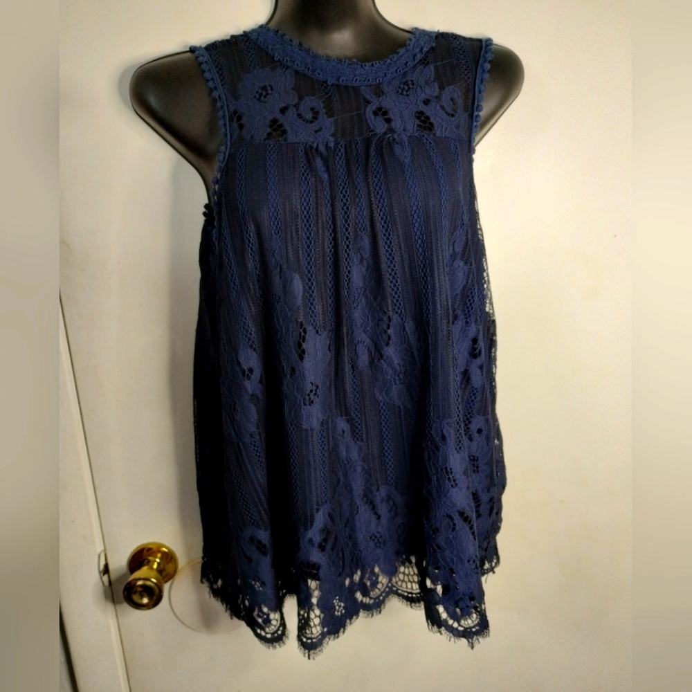 Coco and Jaimeson Navy Blue Lace Overlay‎ Tank Top Women's Size Medium